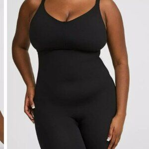 TORRID BLACK BODYSUIT SZ 00 MEDIUM LIGHLTY LINED NWT